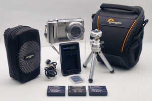 Panasonic Lumix DMC-TZ7 10.1 Mega Pixel Compact Super-Zoom Digital Camera Silver