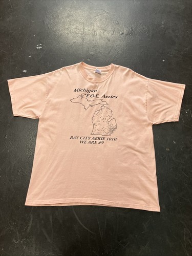 Camisa De Colección Años 90 Bay City FOE Eagles Club Michigan Aeries Mapa de Ubicación Rosa XL - Imagen 1 de 9