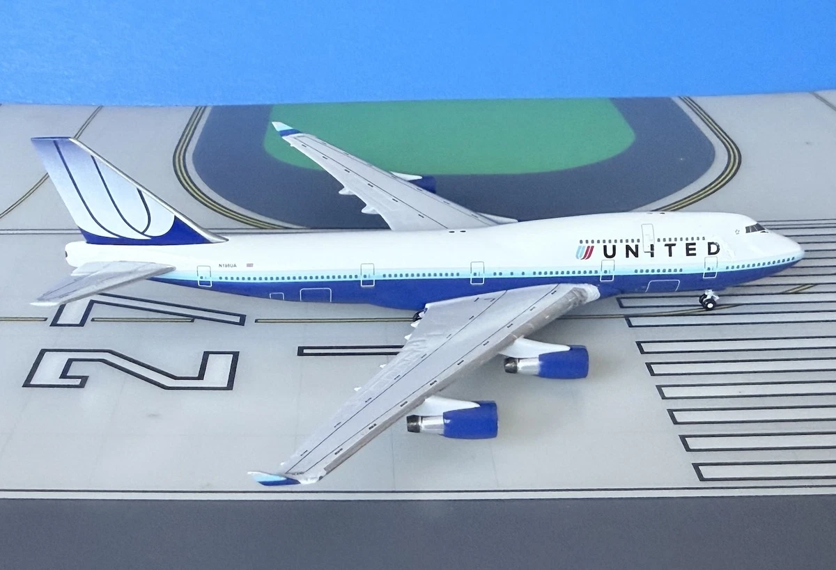 AeroClassics Boeing 747 1:400 Contemporary Diecast Aircraft