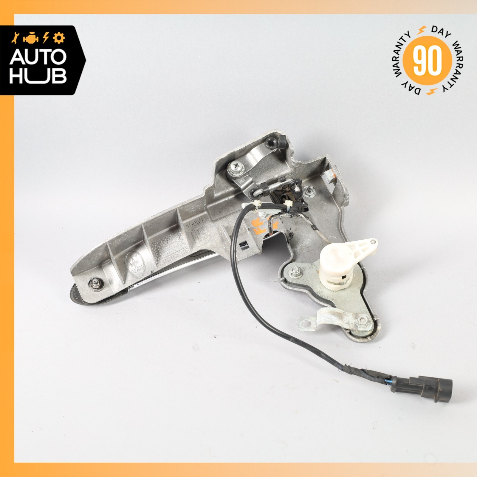 03-13 Maserati Quattroporte M139 Front Right Side Exterior Door Handle OEM