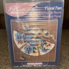 J  P Coats Latch Hook Rug Kit FLORAL FAN 32X18" New Plastic Box Sealed  Hooks