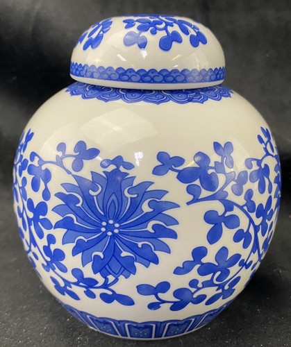 Vintage Blue White Porcelain Ginger Jar Lid 5" High - Picture 2 of 7
