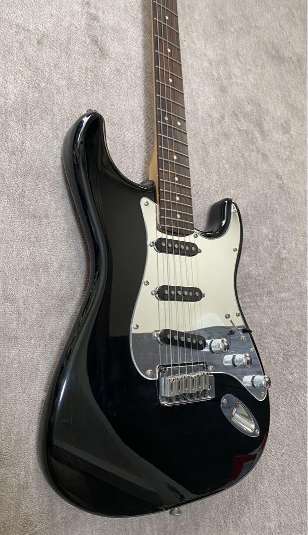 Electric Guitar Squier by Fender Stratocaster Standard Electric Guitar Squier by Fender Stratocaster Standard
