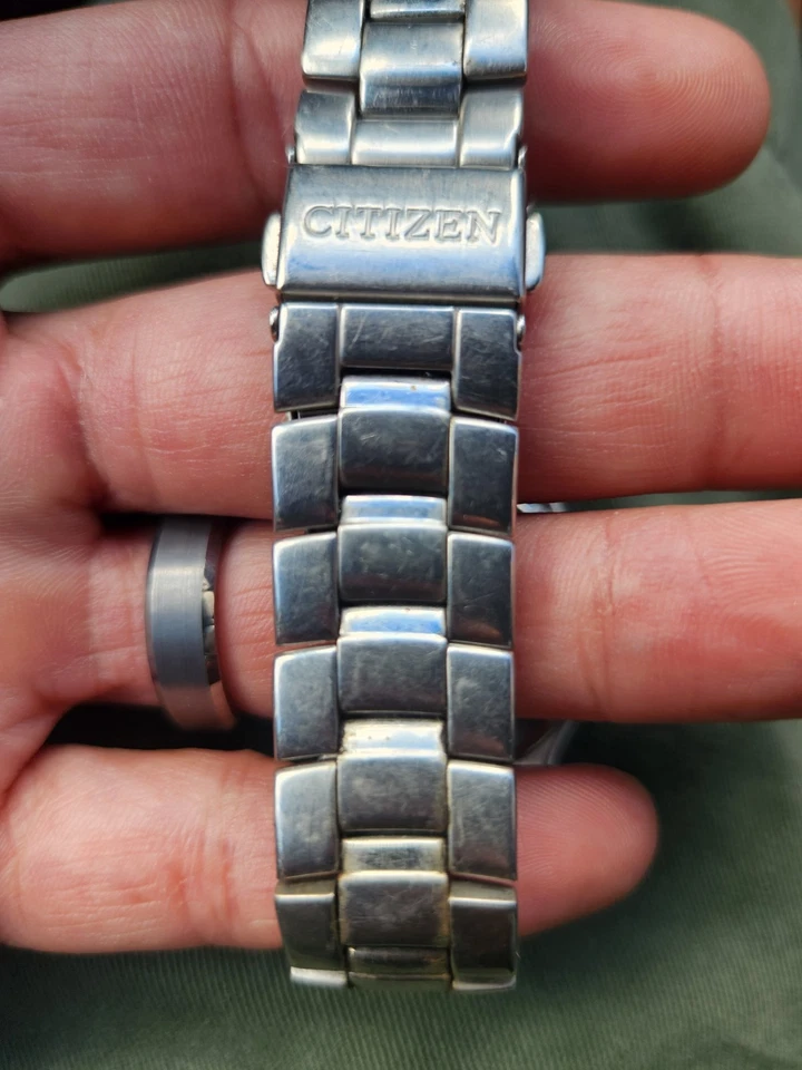 Citizen Eco Drive Men's Watch E100-k17535 - Image 4 of 4