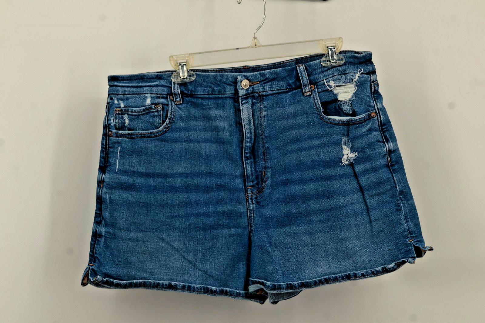 American Eagle Outfitters Women's Size 18 Blue Jean Shorts Distressed Stretch