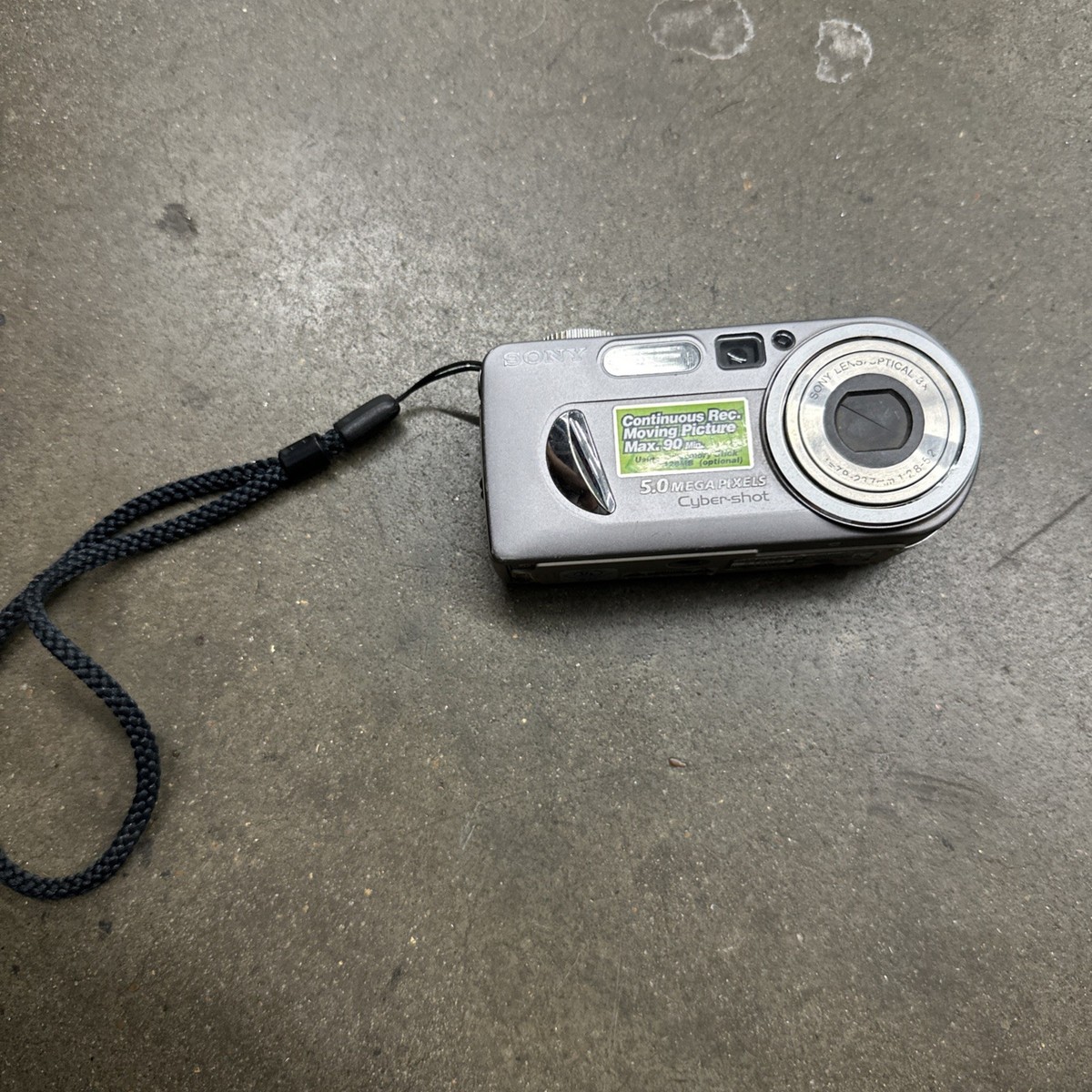 Sony Cyber-shot DSC-P10 5.0MP Digital Camera - Silver for