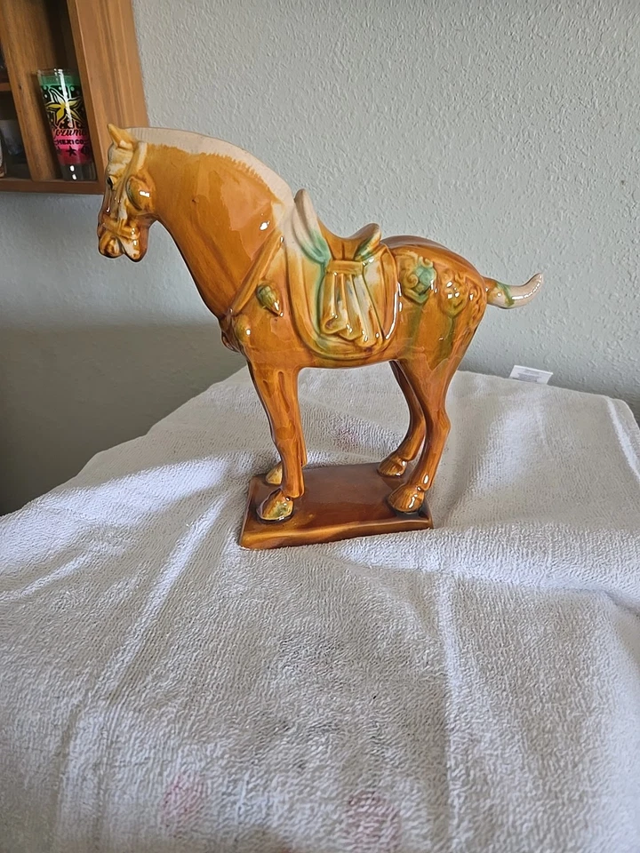 Estatuilla de caballo de cerámica vintage estilo dinastía Tang china verde/bronceado con caja Foto 3 de 4