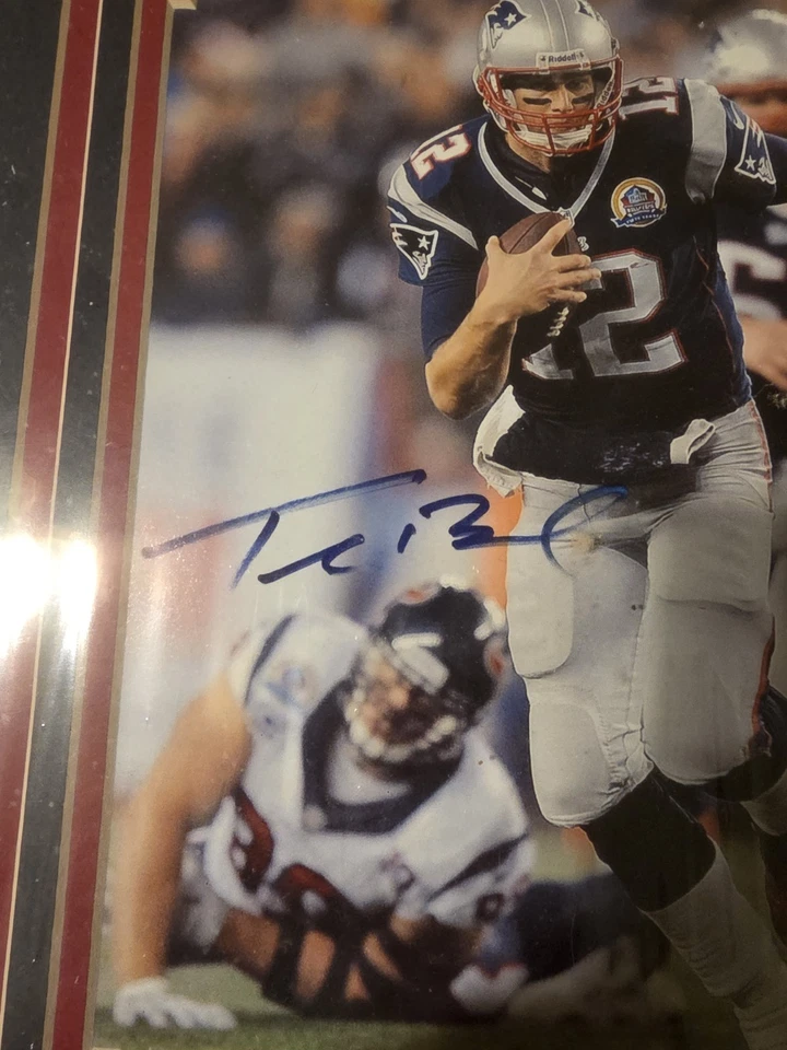 Foto enmarcada autografiada de Tom Brady de los New England Patriots CC Sports certificado de autenticidad Foto 2 de 3