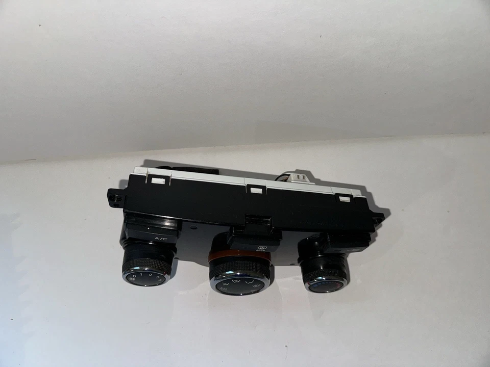 2010-2013 Kia Forte Temperature Control 972501M380 2010 2011 2012 2013 - Image 2 of 3