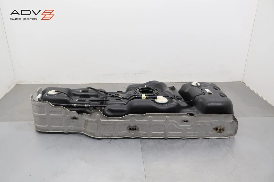 Nissan NV200 2013-2021 2,0 L depósito de tanque de gasolina con escudo OEM Foto 3 de 4