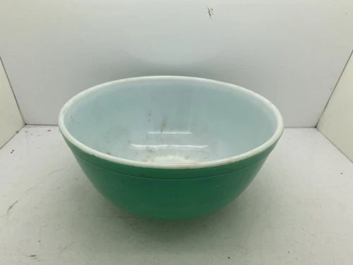 Vintage PYREX Primary Colors Green 2.5 Qt. 403 Mixing Nesting Bowl USA