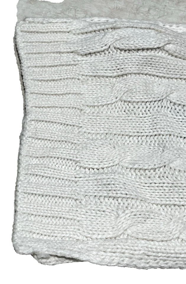 Bufanda tejida con cable Sanrio Hello Kitty & Friends Forever 21 con lazo azul de Hello Kitty Foto 4 de 4