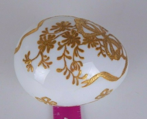 Signed M Schroeder Hand Painted Oval Porcelain Egg White/Gold - Picture 7 of 7