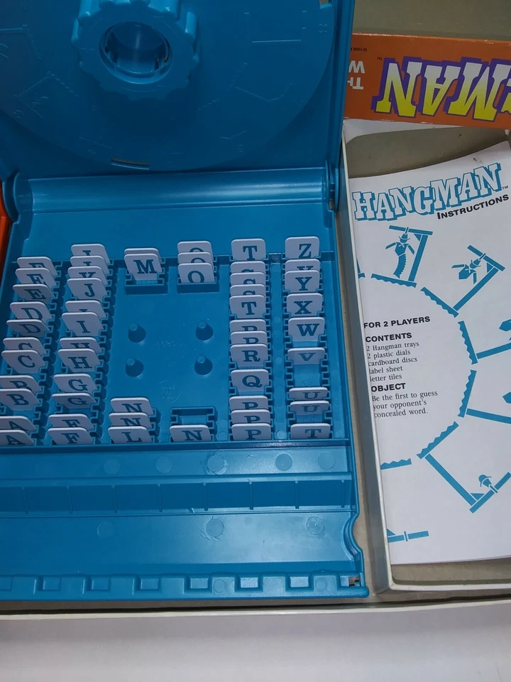 MB Games 1988 HANGMAN "Risk Your Neck On A Letter Guess" Game. 2 Player age 8+ - Image 3 of 4