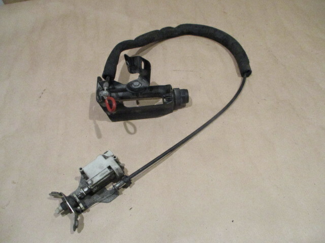 Ferrari 458 Italia - Fuel Door Opening Actuator & Cable   - P/N 69918500
