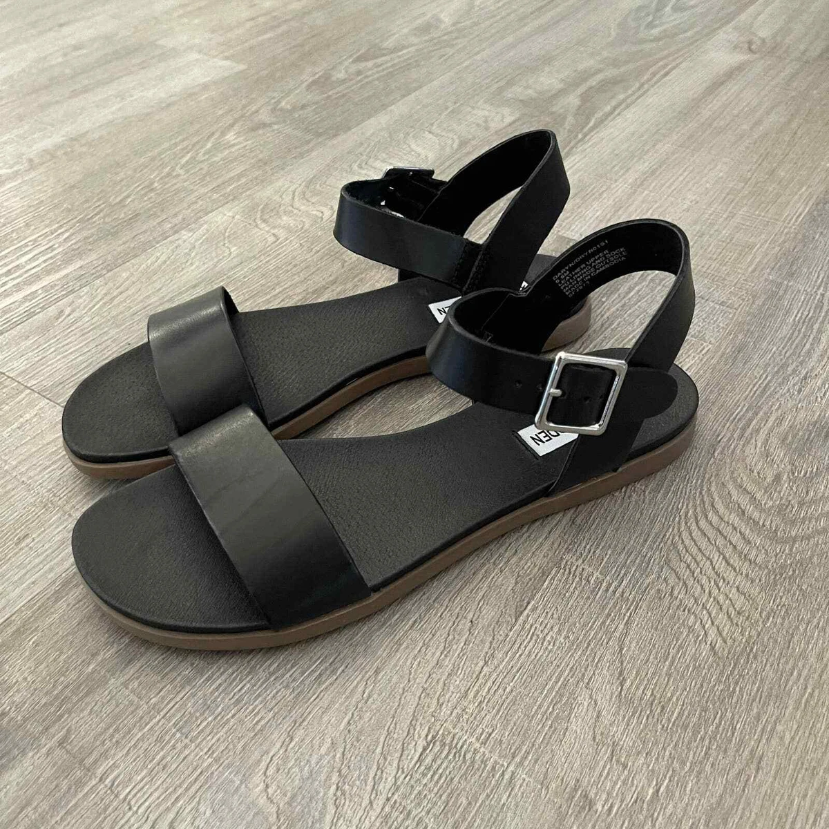 Steve madden black 2025 flat sandals