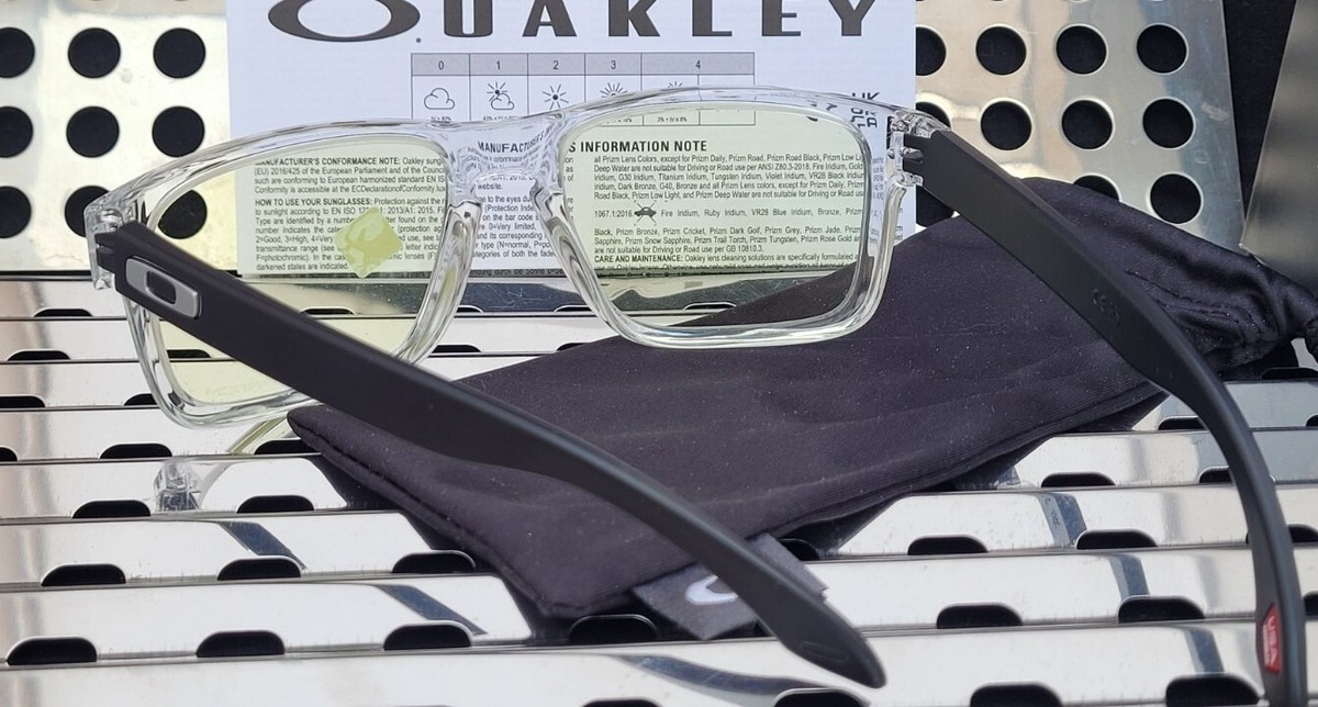 New Oakley HOLBROOK 9102-X255 Sunglasses Clear+Black w New Oakley HOLBROOK 9102-X255 Sunglasses Clear+Black w