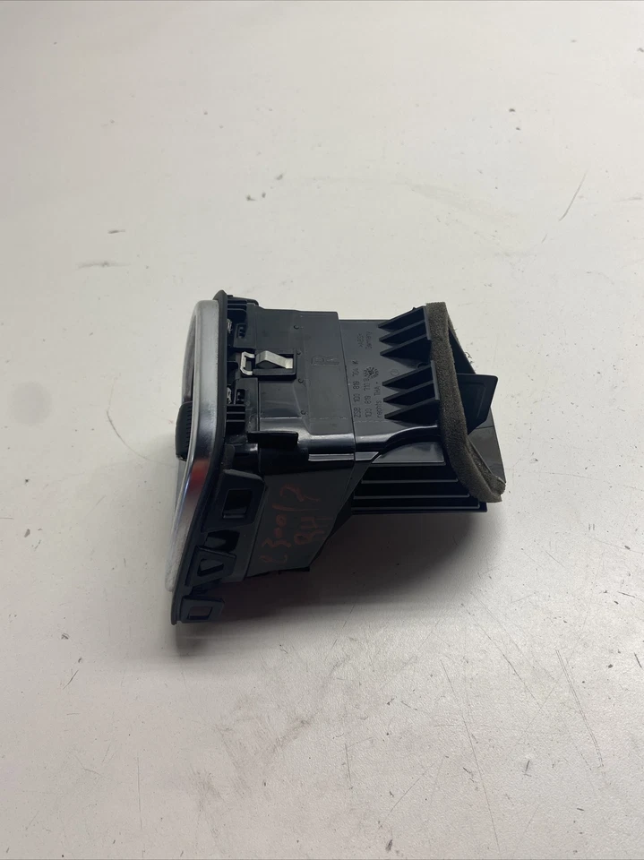 Volkswagen Eos Comfort 2014 calefacción aire acondicionado rejilla ventilación salpicadero pasajero fabricante original Foto 4 de 4