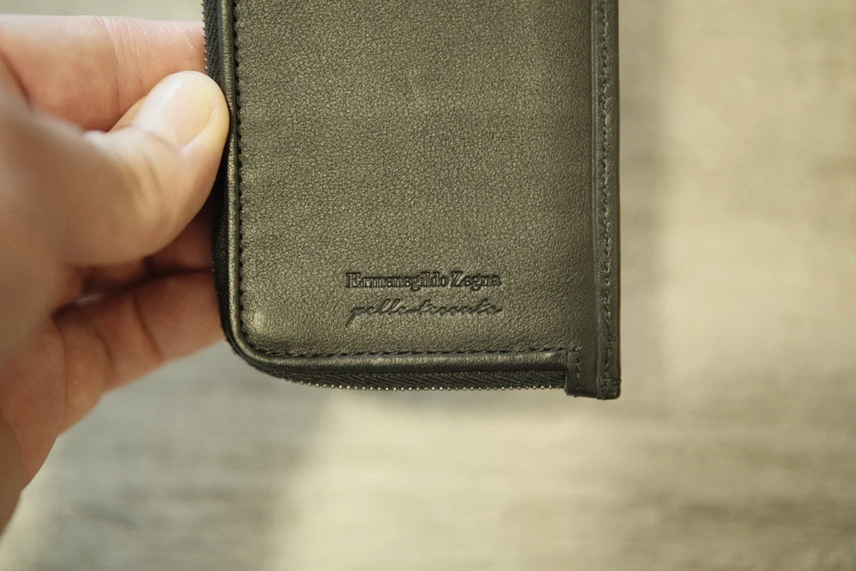 Cartera Ermenegildo Zegna - Tarjetero con cremallera de cuero Pellestessuta - Cuero negro Foto 3 de 3