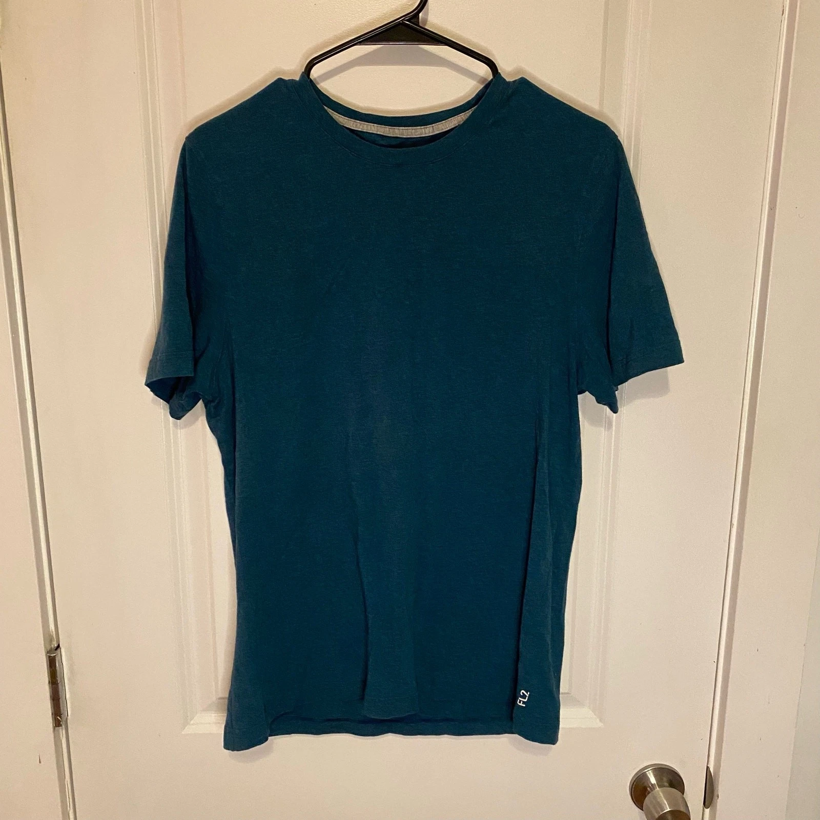 fabletics no size tag measurements in photos shirt
