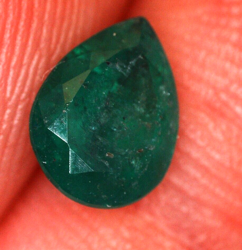 Esmeralda colombiana talla pera, de alta calidad, verde profundo 0,88 cts - Imagen 3 de 14