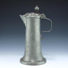 Barocke Zinn Schnabelstitze mit Jagdmotiv des J.M. Stein - datiert 1773