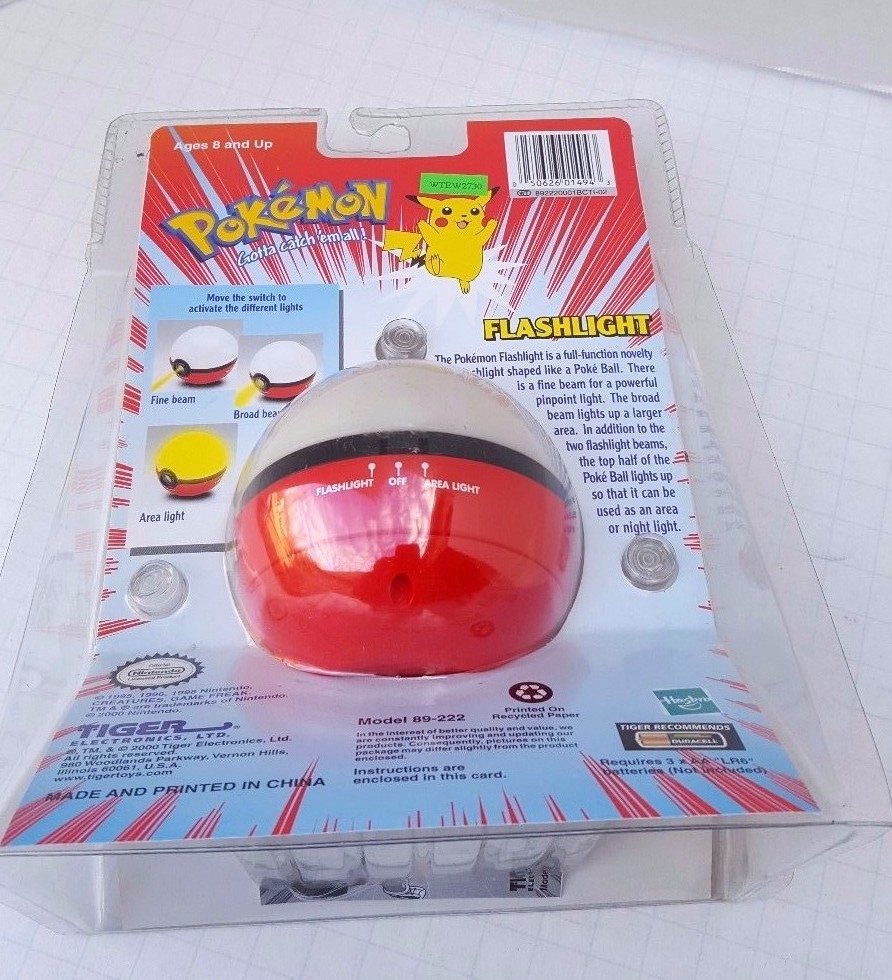 NEW Pokemon Deluxe Poke Ball Flashlight Tiger 2000 Model 89-222