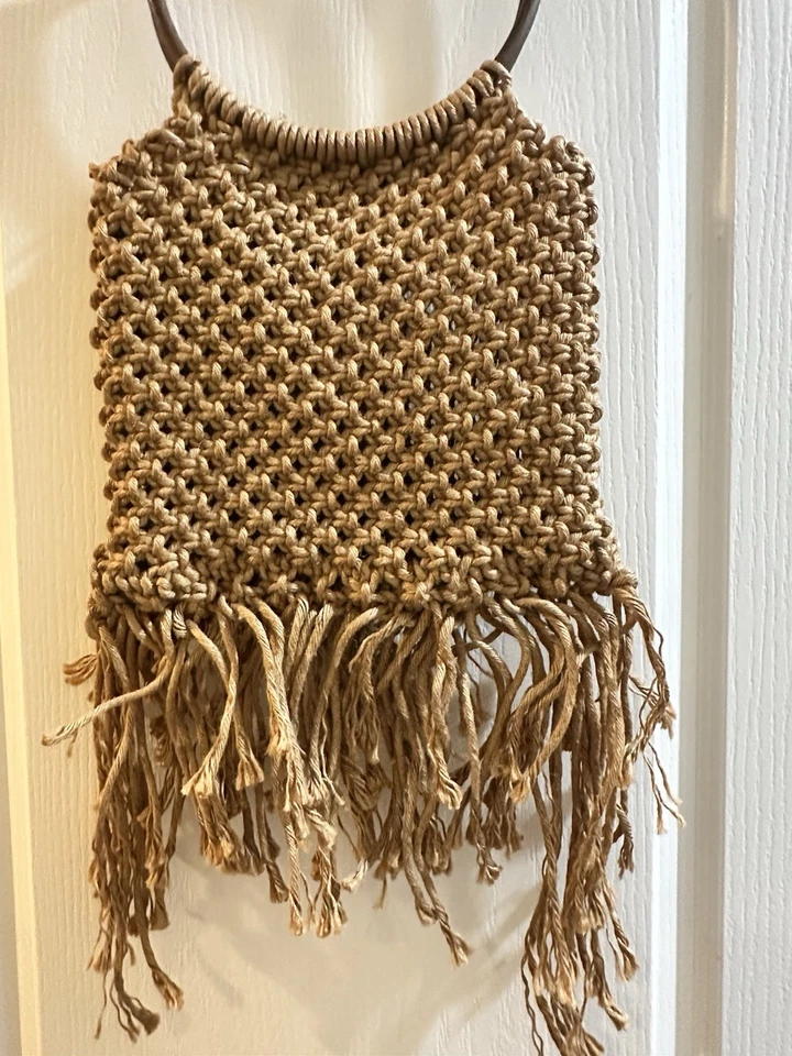 70-е Винтаж-Макраме, Вязание крючком/Тканый материал, Дерево, Двойная Ручка, Бежевая Длинная Бахрома - Изображение 3 из 4
