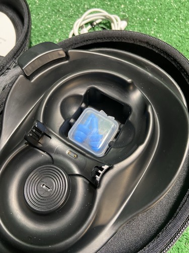 Zygo ZY200 Swimming Headphones W/ ZY100 Transmitter & Charging Case, Tested! - Picture 15 of 18
