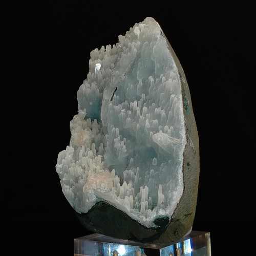 Quartz Chalcedony columnar stalactites w/ Stilbite semi-geode cut base 0.47kg - Picture 8 of 8