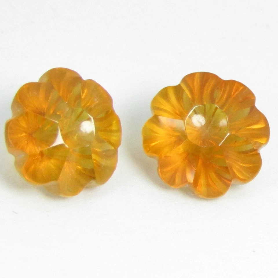 Par de gemas a juego con forma de flor de 8,6 mm talla citrino natural de 5,03 quilates Foto 2 de 4