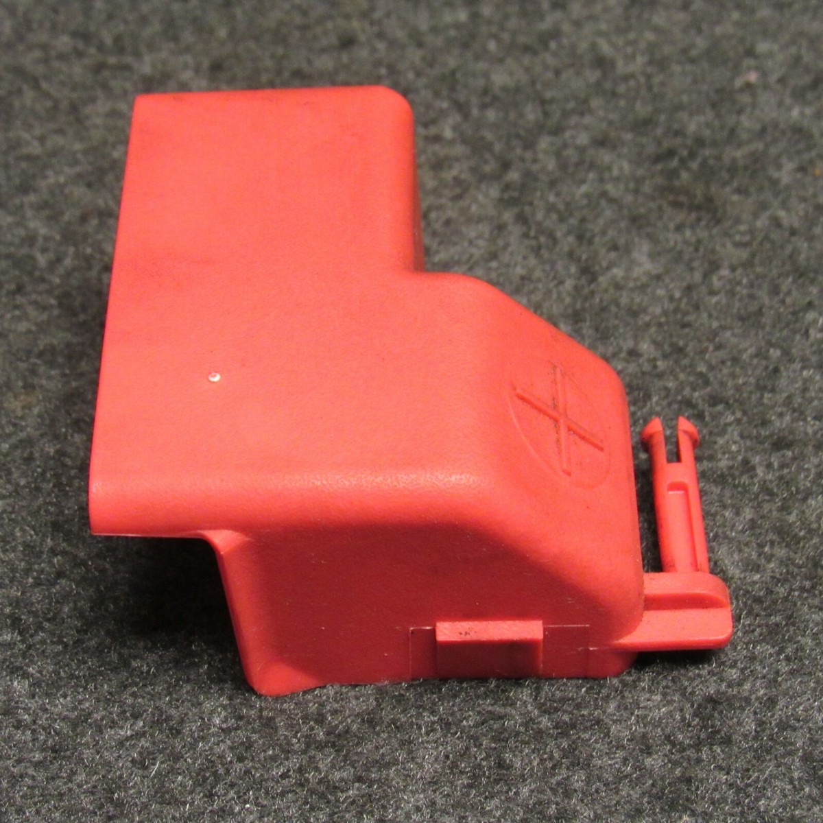 2000-2005 LeSabre 3.8 Underhood Positive Battery Jump Start
