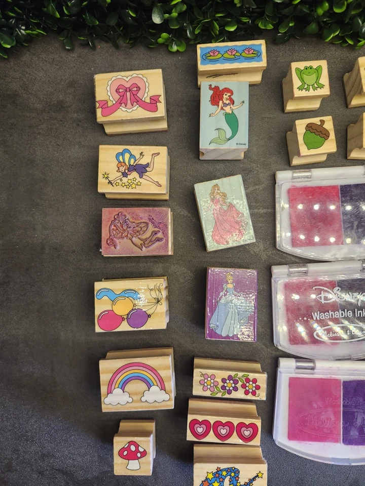 Lote de 35 estampillas de goma montadas en madera Blancanieves de la princesa Ariel Cenicienta de Disney Foto 3 de 4