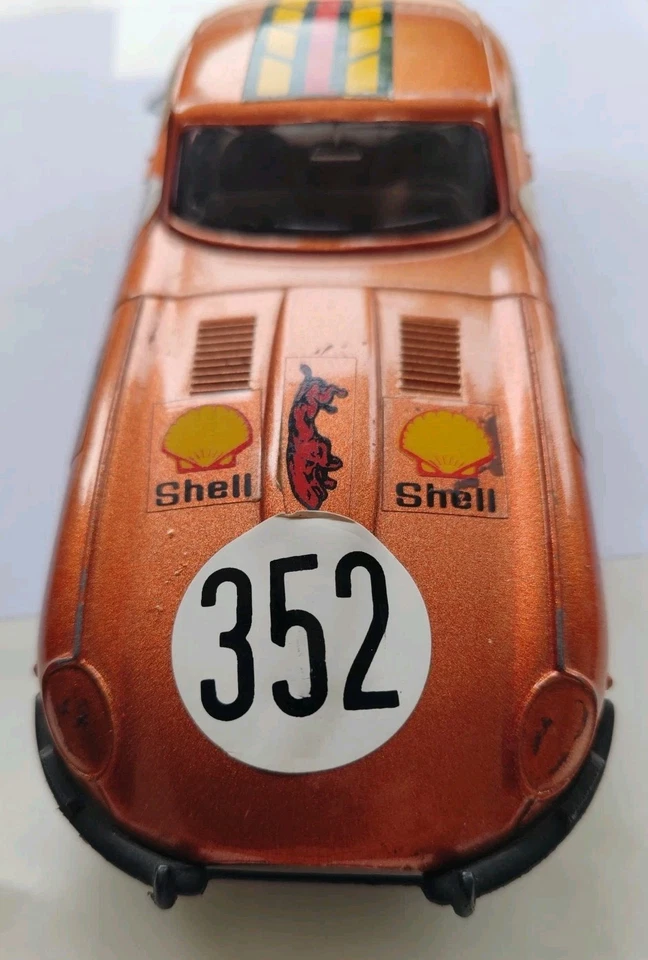 Lotto Di 2 Modellini JAGUAR XK-E 4.2 LITRE SCALA 1:25 burago Anni 70-80 RARITA'! - Immagine 3 di 4