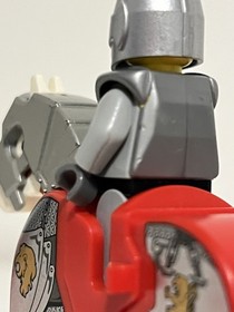 lego 2010 Castle Kingdoms Lion Knight Minifigure 7947