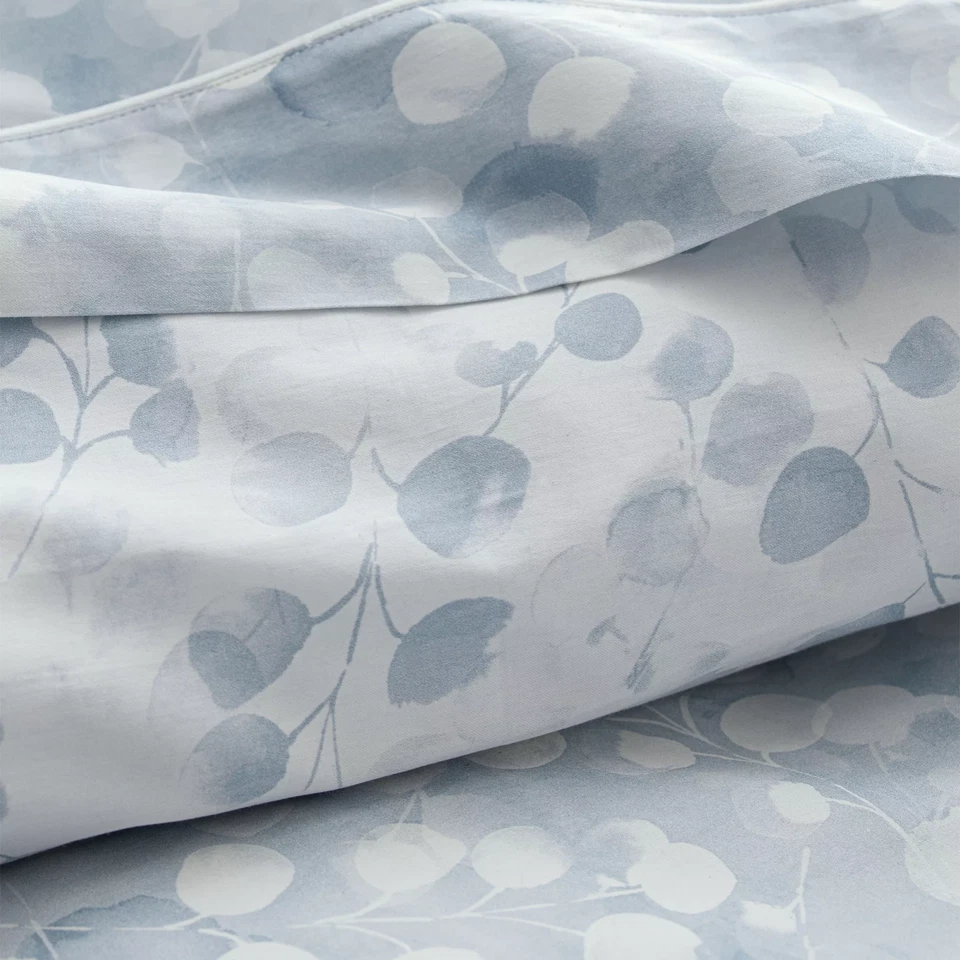 $550 ANNE DE SOLENE ROSEE SATEEN KING DUVET COVER FLOWER WHITE BLUE BOTANICAL - Image 2 of 4