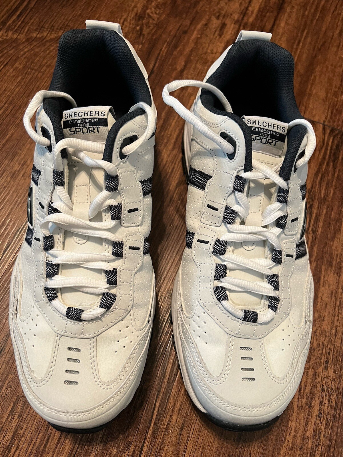 SAOLA Sneakers uomo Skechers Sport Memory Foam vestibilità ampia taglia 9 UK 8 EUR 42 bianche