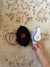 Beats wireless headphones white