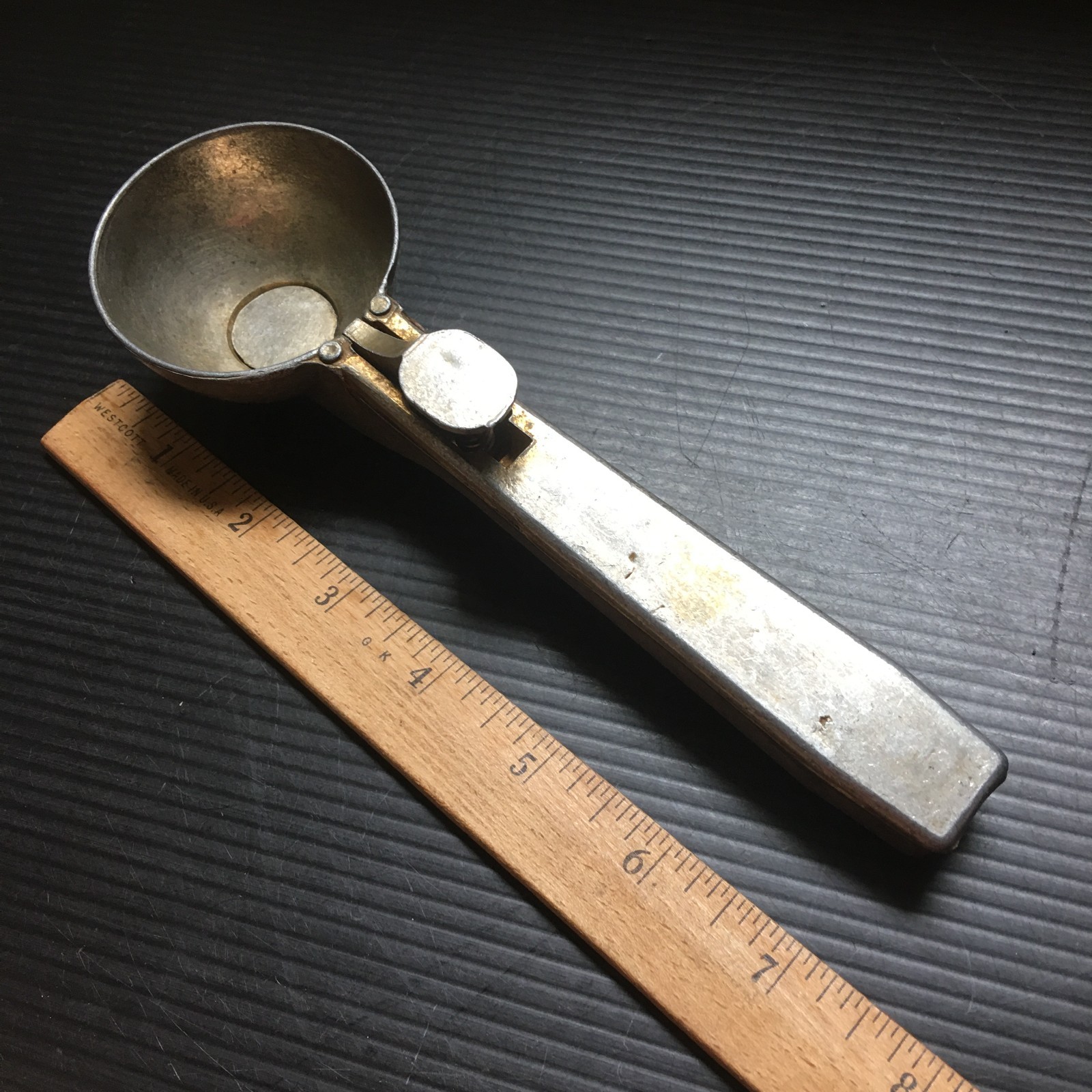 Vintage 1970s DC Aluminum Metal Ice Cream Scoop with Push Button Made in Taiwan