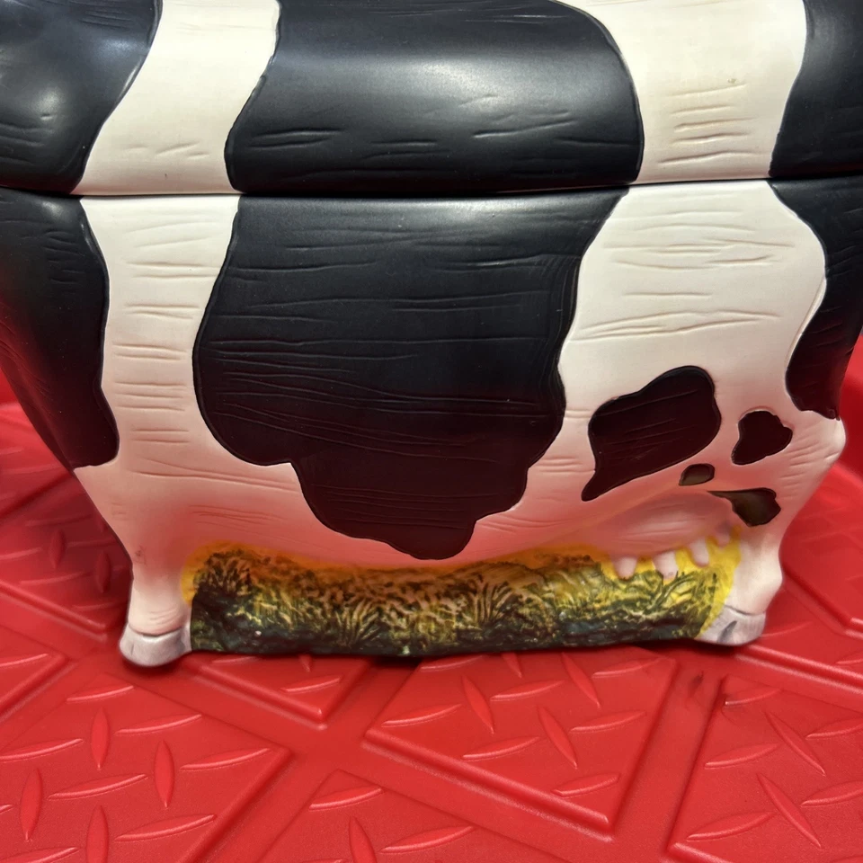 Vintaged Sakura Warren Kimble hand painted Cow cookie jar/Canister. Farm Décor - Image 4 of 4