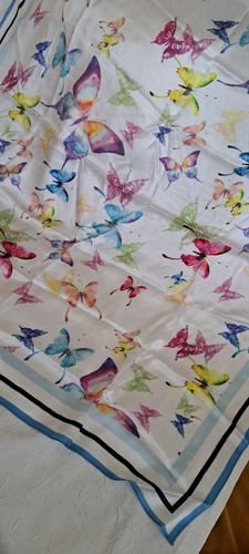 Bunte Schmetterlinge, XL Satin Seidentuch