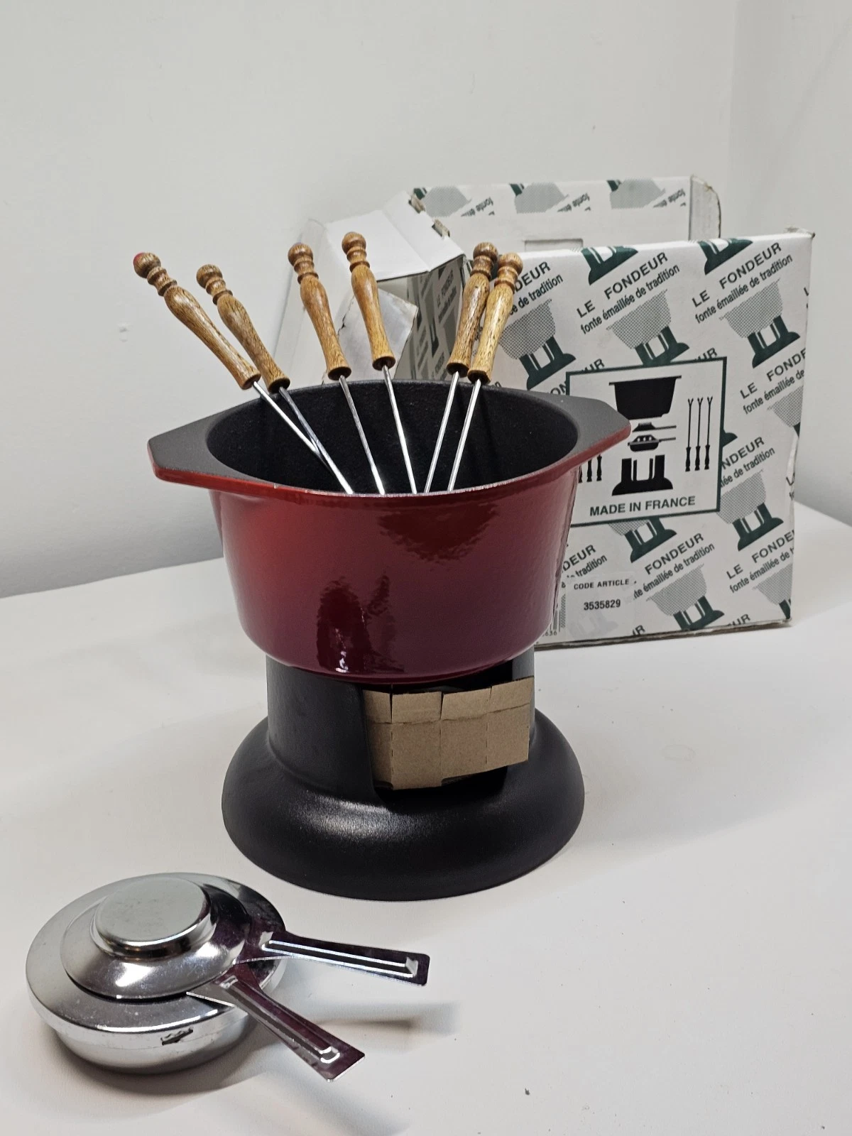 Le Fondeur Enamelled Cast Iron Fondue Set Red 6 Forks Stand Box