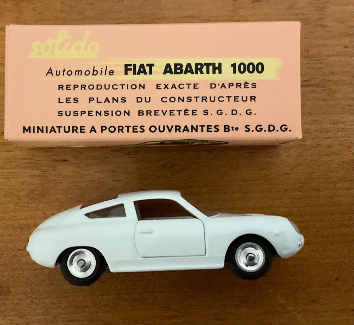 Fiat Abarth 1000 White Club Solido 1:43 Model 1001241 SOLIDO NEW