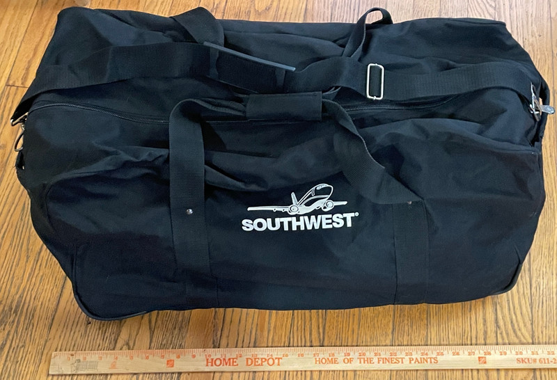 SW Airlines 2 Handle Lined Duffel w/Strap by Traveler's Choice--XL (28"x15"x13")