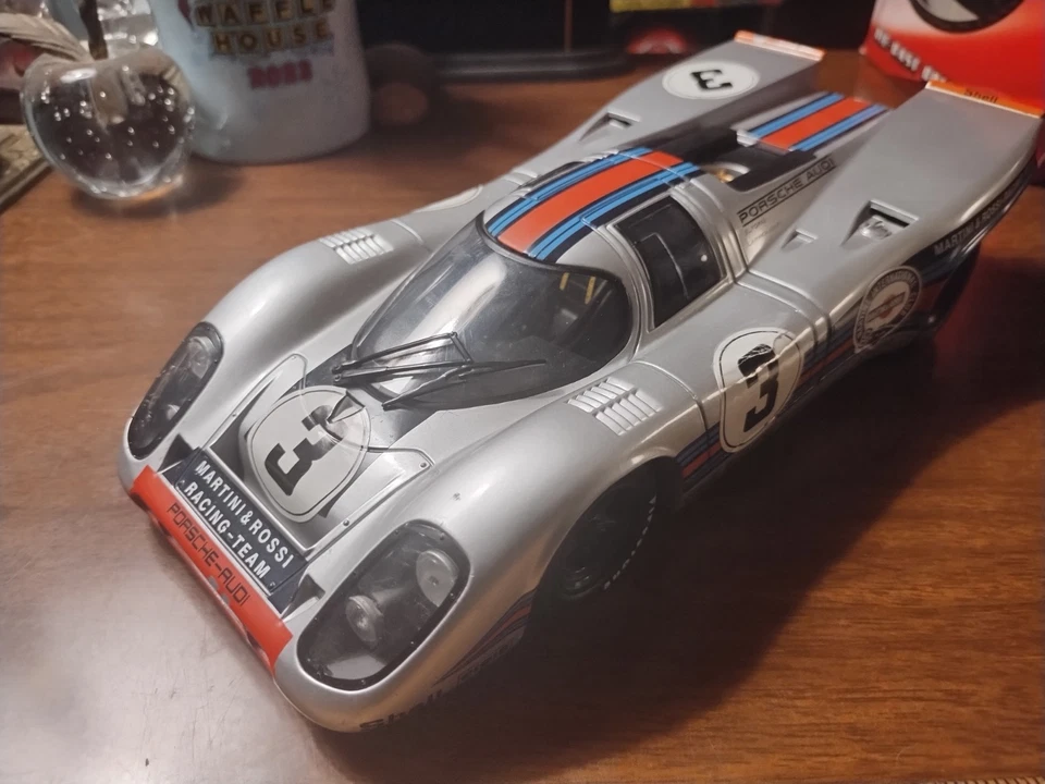 1:18 1971 Porsche 917K #3 12hr Sebring Winner Martini Livery Diecast Model Car - Image 3 of 4