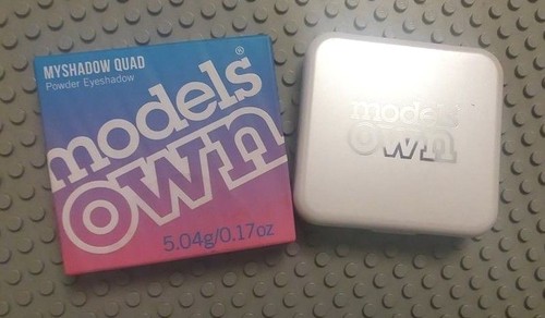 New Models Own MYSHADOW QUAD Powder Eyshadow #01 in Smoky Titanium - Imagen 2 de 2