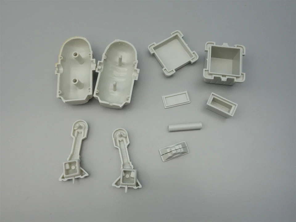 Star Wars Miniatures: MPC Snap Action R2-D2 - Image 4 of 4