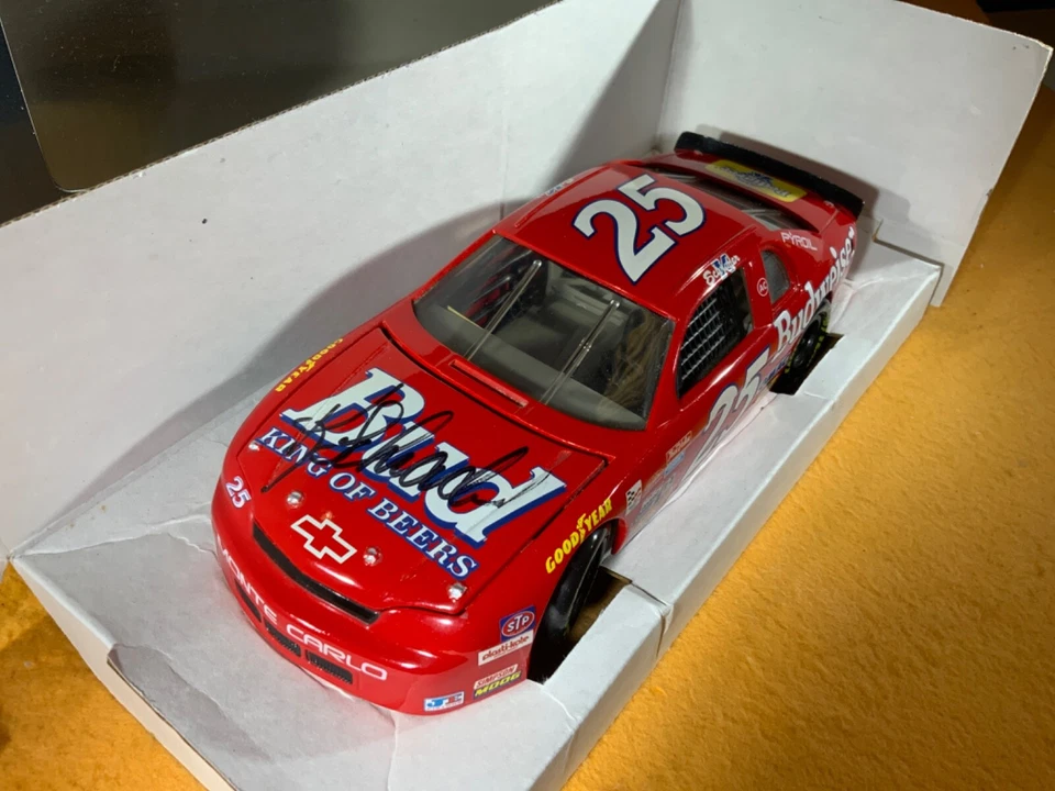 C9-64 KEN SCHRADER #25 BUDWEISER - AUTOGRAPHED - 1995 CHEVY MONTE CARLO - Image 3 of 4