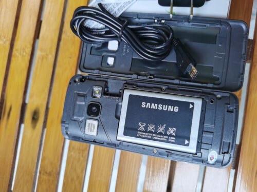 95% N ew Samsung S5610 Bluetooth 5MP 2.4 Unlocked 3G GSM MP3 Player Mobile Phone - Picture 13 of 13