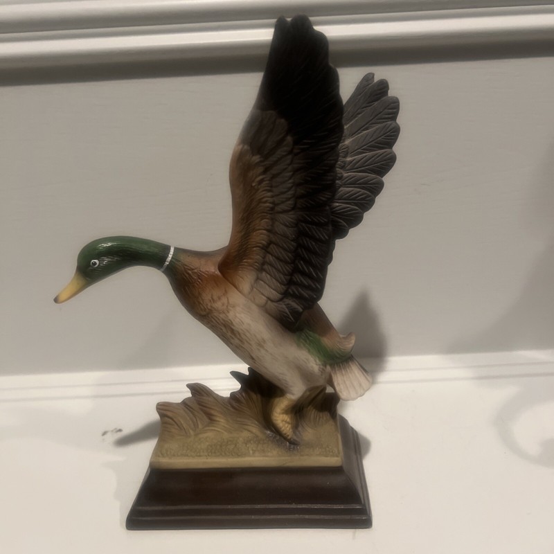 Special Edition "Flight Of The Mallard" Birds in Flight  LIMITED SERIES Figurine